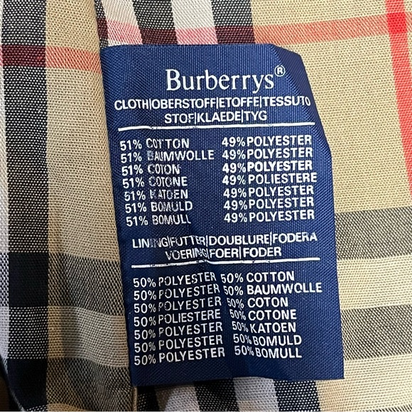 Burberry trench coat. - Picture 12 of 15